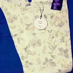 H&G Decorative Floral jeans - Sz. 9